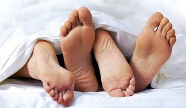 Wie menschlicher Papillomavirus übertragen wird